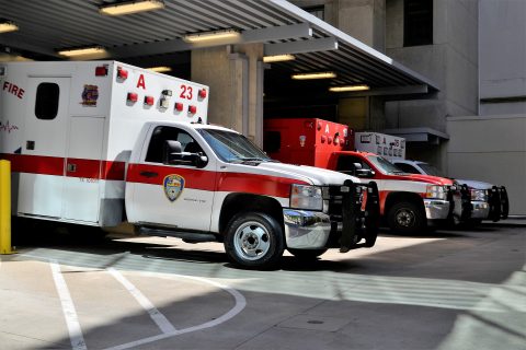 ambulance, emergency room, ziekenhuis
